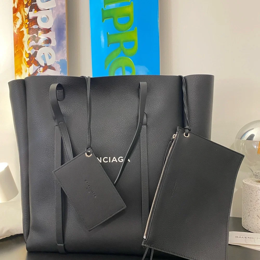 Balenciaga Everyday Tote Bag - Picture 6 of 8